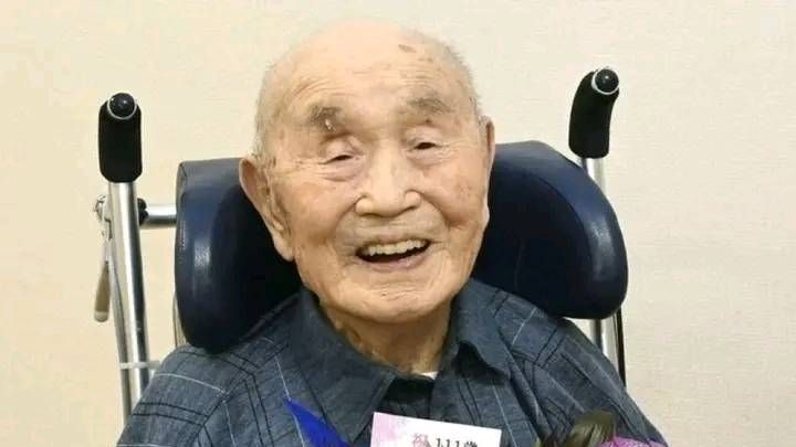 Zemřel další nejstarší muž světa. Titul držel jen dva dny